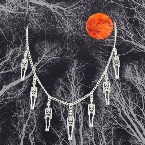 Skeleton charm necklace - Picture 4 of 6